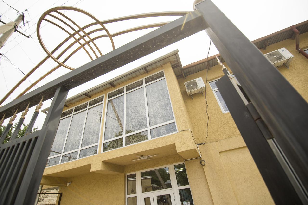 Hostel ESAL Osh Exterior foto